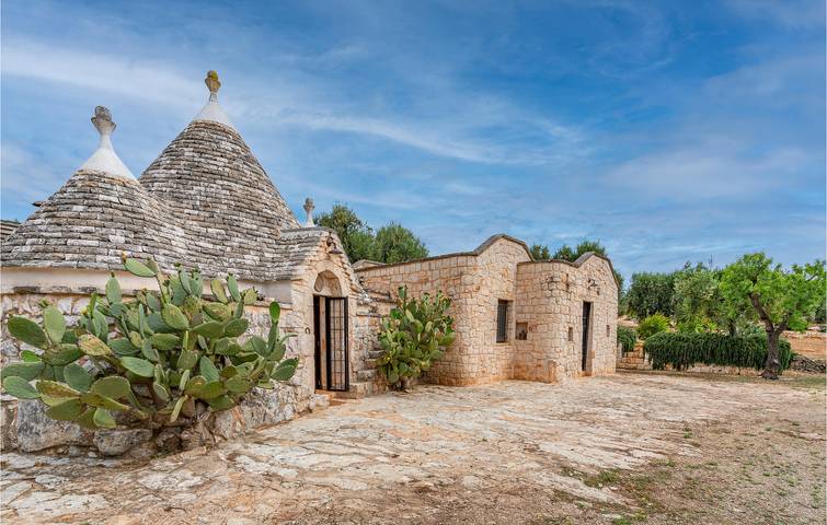 Location de vacances pour 15 personnes, avec piscine ainsi que terrasse et jardin, animaux acceptés à Ostuni - 3