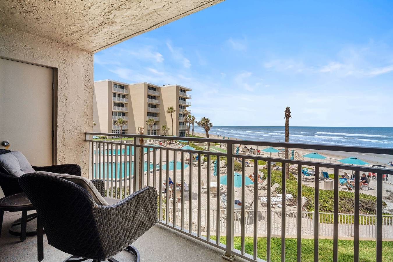 Geheel appartement, Oceanfront 2 bed Condo in New Smyrna Beach Fl in New Smyrna Beach, Florida