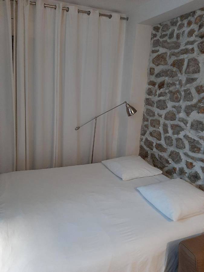 Double Room with Bath in Paris, Île de France