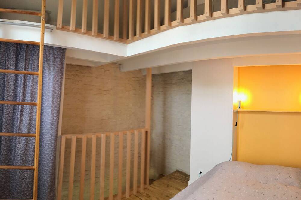 New L'horizon gîte in an exceptional town location. Free parking in Niort, Niort region