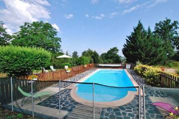 Camping voor 4 Personen in Saint-Geniez-ô-Merle, Centraal Massief, Afbeelding 1