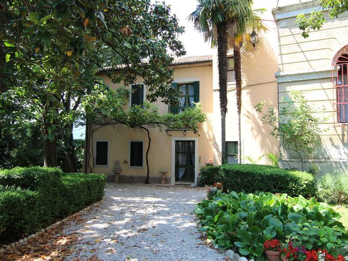 Agriturismo per 8 persone, con Terrazza e Giardino a Montebelluna