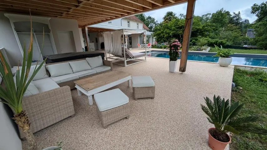 Villa pour 8 personnes, avec piscine ainsi que vue et jardin, animaux acceptés - 1