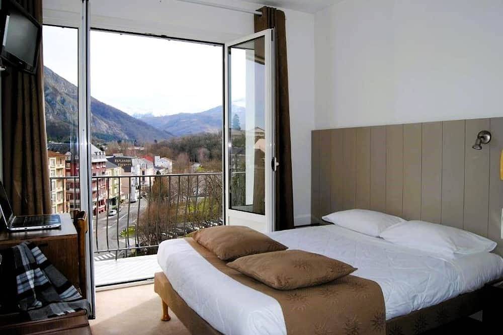 Enjoy Homelike Comfort & Balcony Sights w/ Modern Amenities in Lourdes in Lourdes, Hautes-Pyrénées