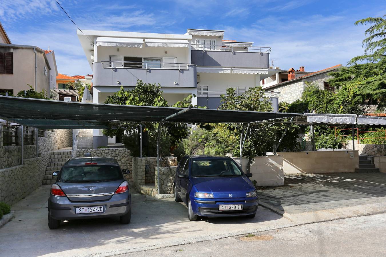 Ganze Wohnung, 1-Zimmer-Ferienwohnung mit Terrasse Seget Vranjica, Trogir A-10328-b in Seget Vranjica, Split-Dalmatien