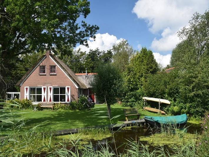 Ferienhaus für 6 Personen, mit Terrasse und Garten in Ossenzijl