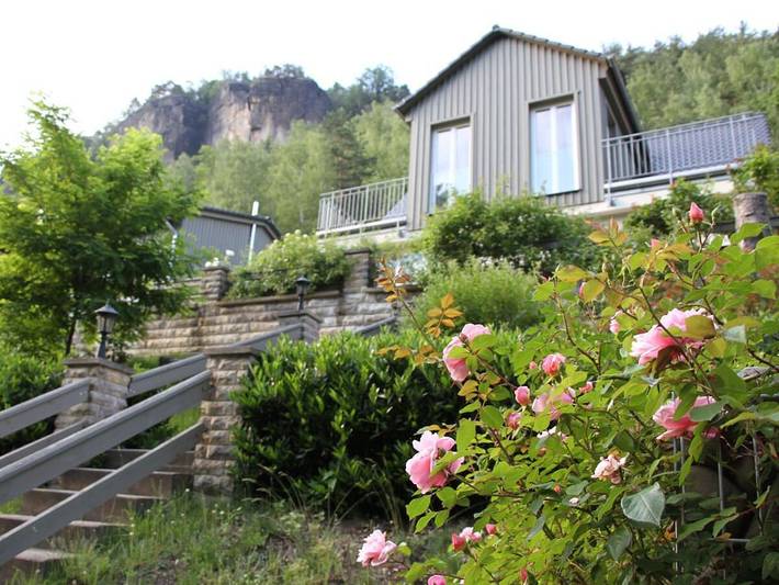 Ferienhaus für 6 Personen, mit Balkon und Terrasse sowie Garten