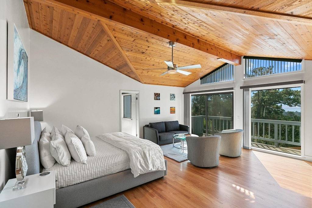 Sunset Villa: Upscale Three Bedroom Three Bath with Ocean Views in Pebble Beach, Monterey County