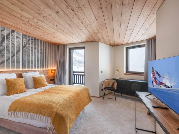 Entire apartment, New ski-in/ski-out duplex in Courchevel with parking in Courchevel 1850, Saint-Bon-Tarentaise