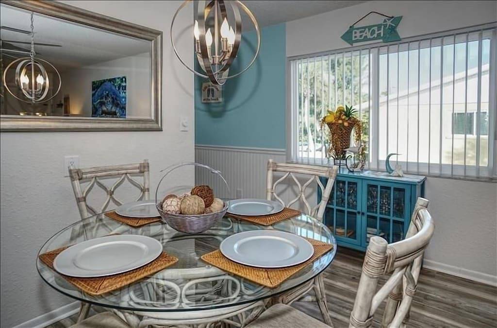 Ganze Wohnung, *** 1 Kostenlose Übernachtung *** bei einer Buchung von mindestens 3 Nächten Total Remodeled Unit Lay-Z-Liv-N 12 Befindet Sich Auf Anna Maria Island in Bradenton Beach, Anna Maria Island