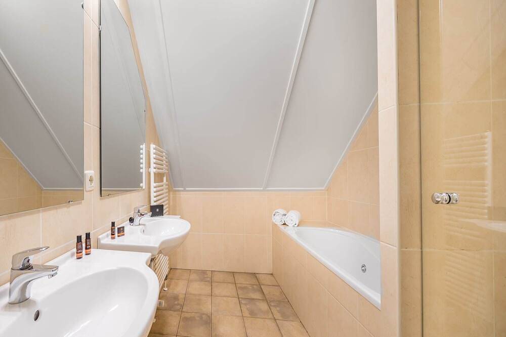Luxuriöse Villa mit Pool und Sauna in Weert, Limburg (Niederlande)