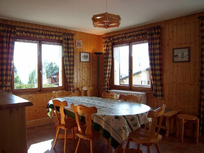 Chalet 8 pers. au pied des pistes avec parking à 50m des remontées mécaniques in Cohennoz, Région d'Albertville