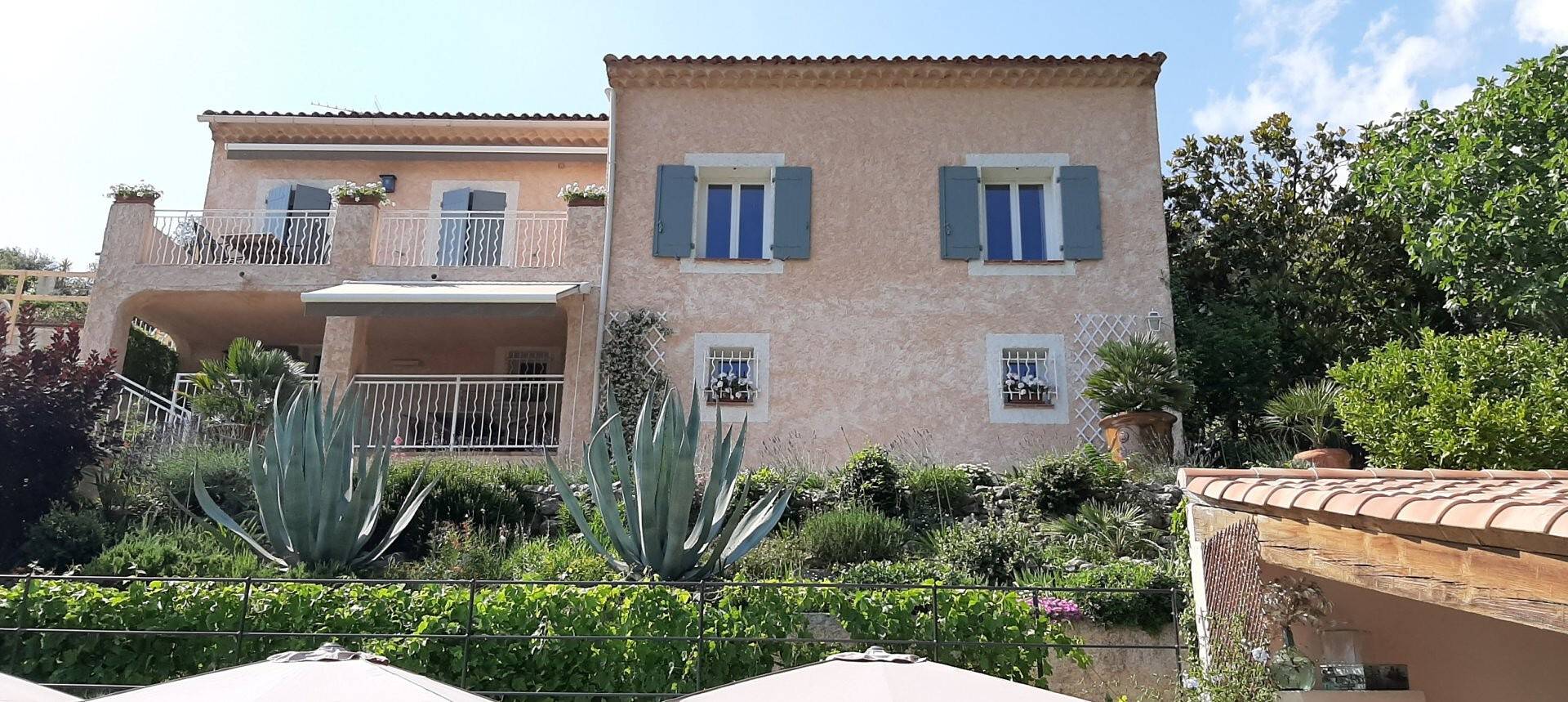 Villa « Les Hauts De Taradeau »: Vistas a la montaña y piscina privada espectacular in Taradeau, Region de Draguignan