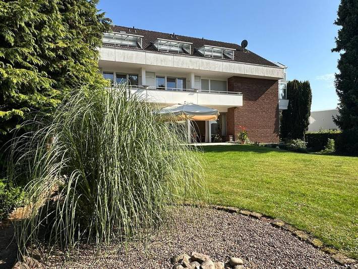 Hotel, mit Balkon und Terrasse sowie Garten und Ausblick