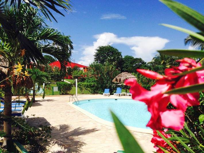 Location de vacances pour 2 personnes, avec jardin ainsi que vue et piscine dans Saint-Louis (Marie-Galante) - 2
