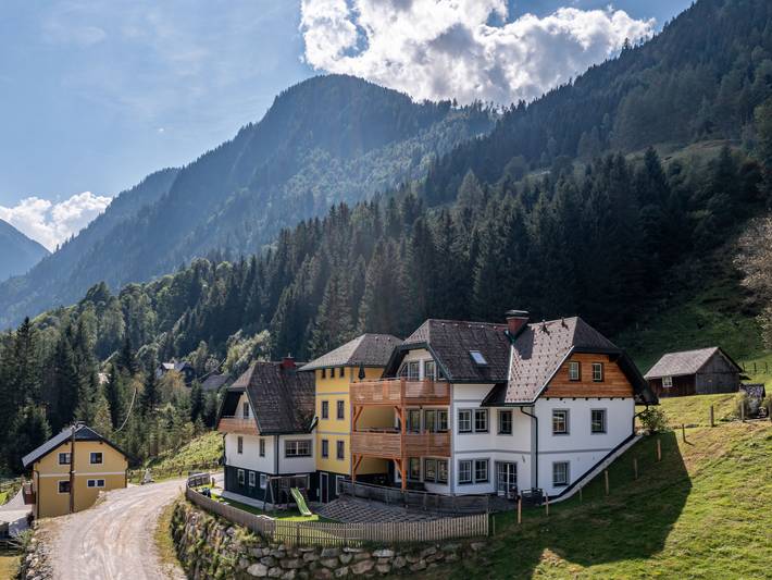 Ferienwohnung für 5 Personen, mit Balkon und Sauna sowie Garten