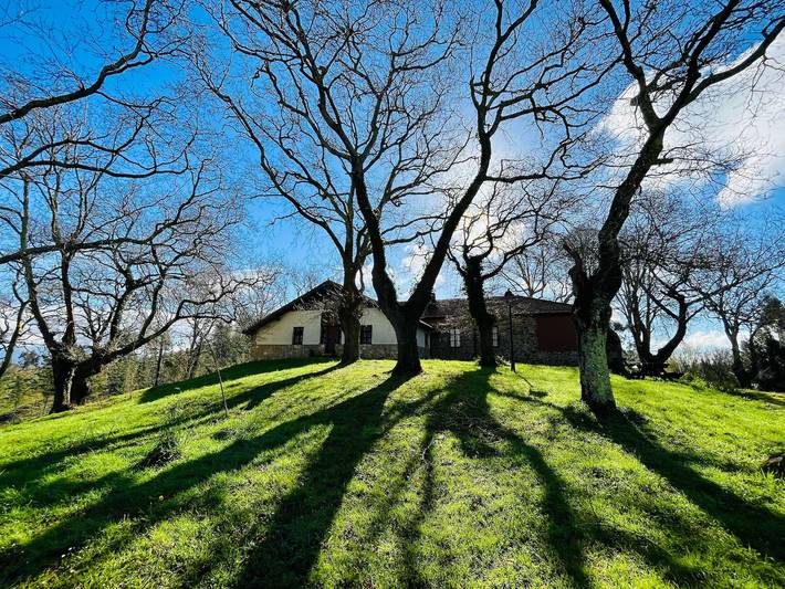 Casa rural para 14 personas, con Jardín en 