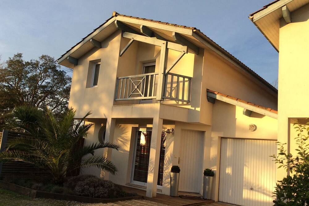Villa con piscina en el centro de Soorts-Hossegor in Hossegor, Côte d’Argent