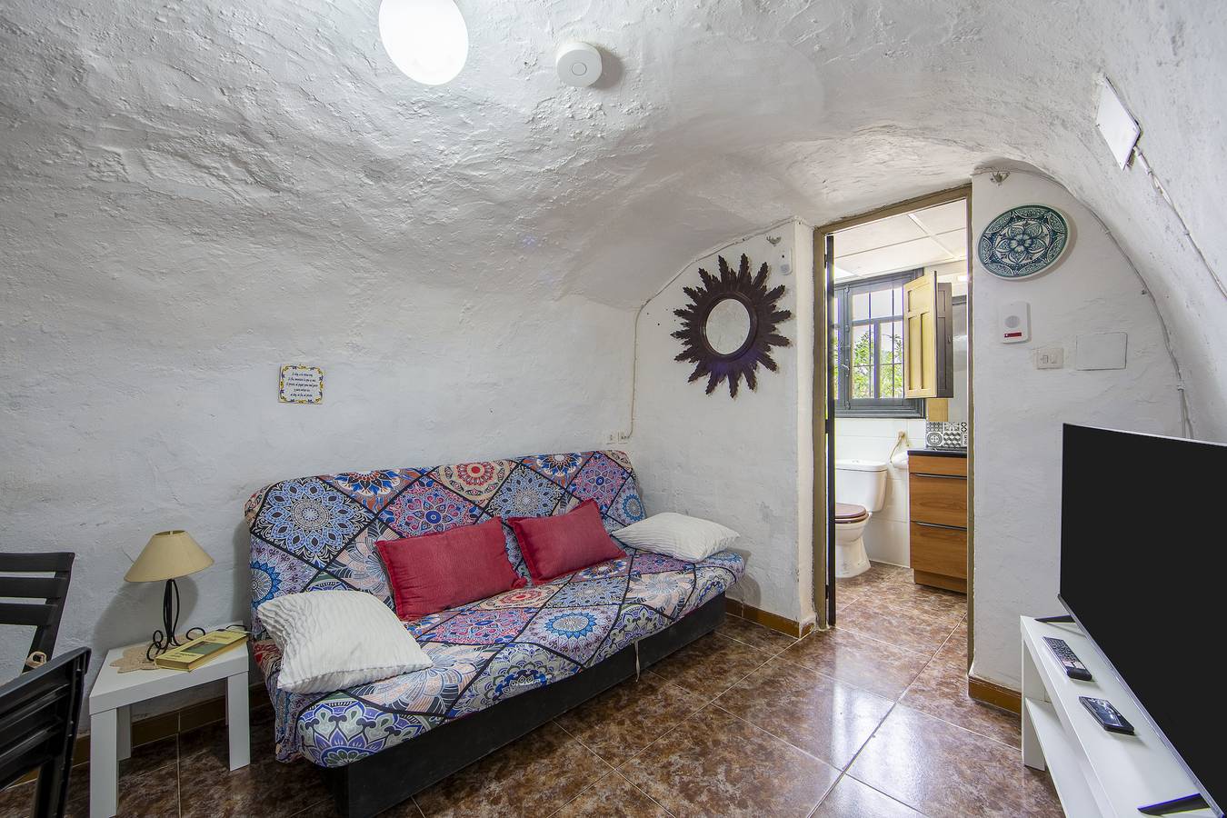 Casa de vacaciones 'Cueva' con vistas a la montaña, terraza privada y Wi-Fi in Gádor, Provincia de Almería