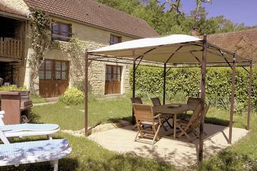 Gîte pour 6 personnes, avec jardin et piscine à Fajoles