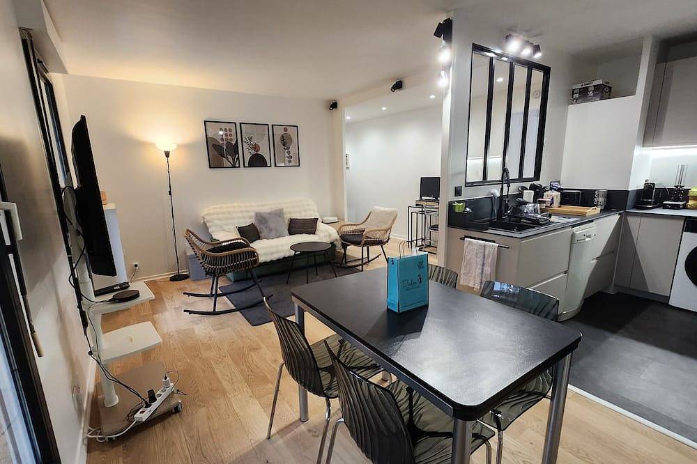 Apartamento entero, T2, parking, terrace, near Paris and La Defense in Rueil-Malmaison, Altos del Sena