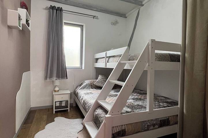 Location de vacances pour 7 personnes, avec jardin à Lavaurette - 2