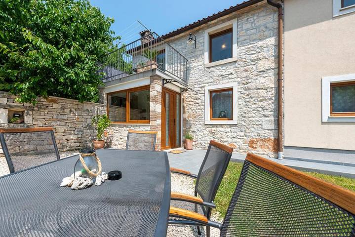 Ferienhaus für 5 Personen, mit Garten und Ausblick