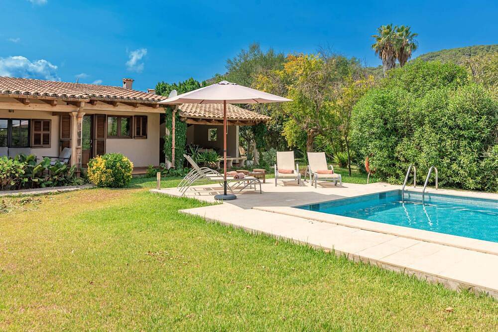 Cozy and Comfy just 1 km to Old Town Pollensa! in Santanyí, South Majorca