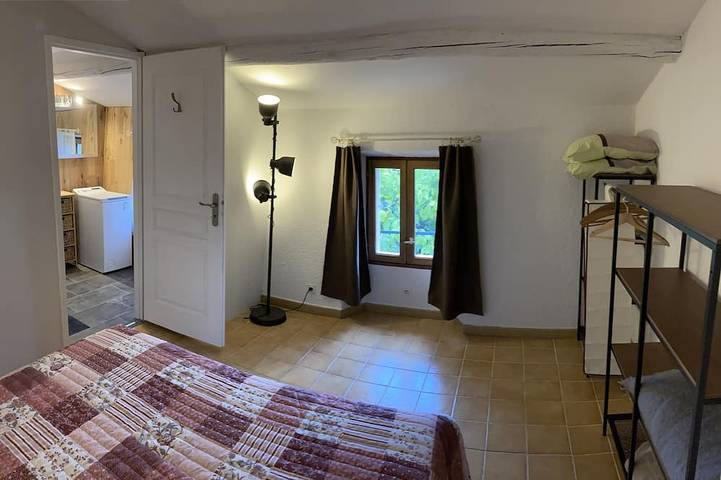 Location de vacances pour 2 personnes, avec terrasse et jardin à Tanneron - 3