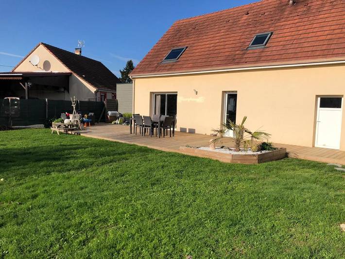 Location de vacances pour 10 personnes, avec terrasse à Trangé