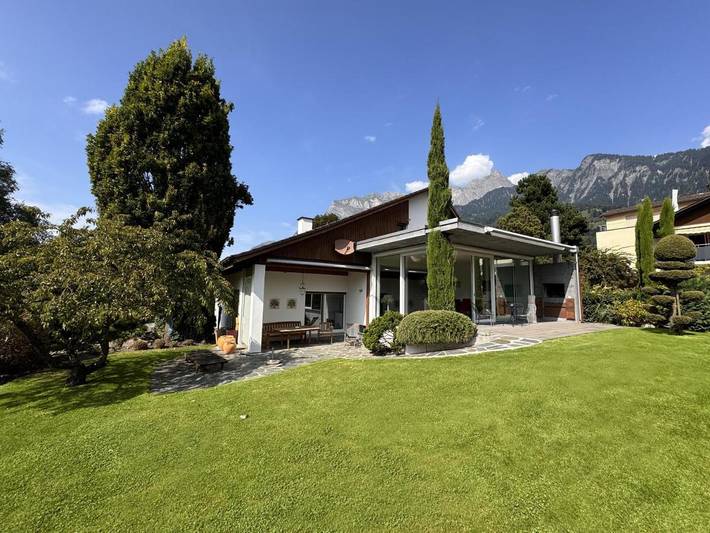 Location de vacances pour 10 personnes, avec Terrasse et Jardin ainsi que Sauna et Vue à Maienfeld