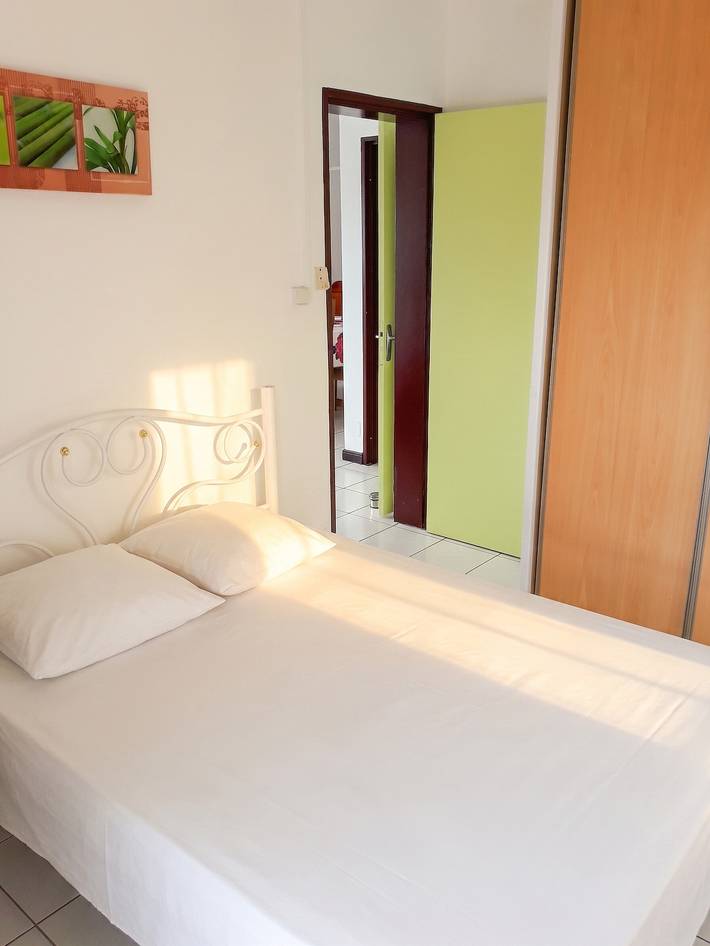 Appartement entier, Appartement charmant à Saint-Denis, 46 m², parking inclus. in Saint-Denis (Réunion), Île de la Réunion