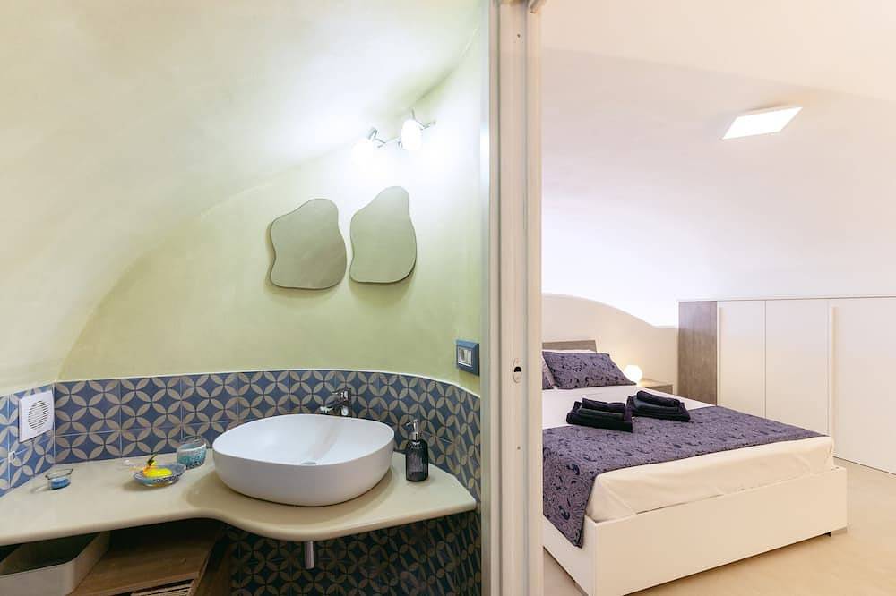 The Jujubes - Home in a Procidan lemon grove in Procida, Naples Province