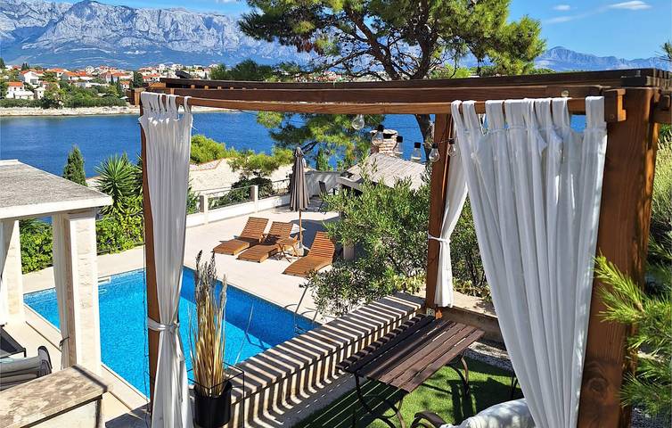 Ferienhaus für 7 Personen, mit Pool und Terrasse sowie Garten, mit Haustier - 1