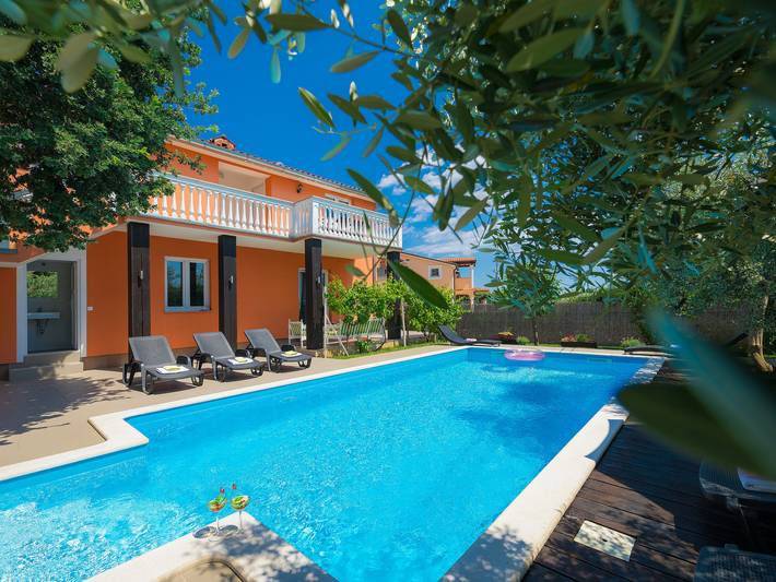 Location de vacances pour 14 personnes à Loborika