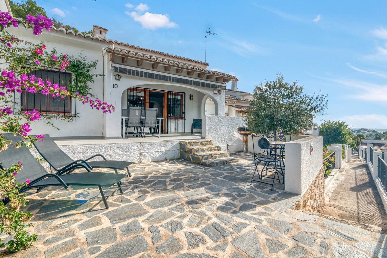 Maison de vacances 'Julieta' avec vue sur la mer, Wi-Fi et climatisation in Poble Nou de Benitatxell, Costa Blanca
