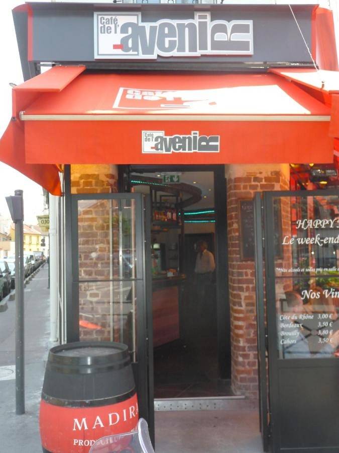 Café Hôtel de l'Avenir in Saint-Ouen, Seine-Saint-Denis