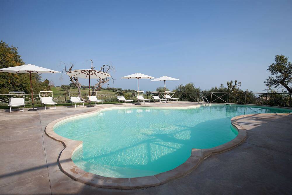 5 minutes from the sea, panoramic terrace. the pomegranate borgocasalcristiana in Torre di Palme, Province de Fermo