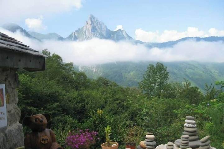 Gîte pour 6 personnes, avec jardin ainsi que balcon et jacuzzi à Etsaut