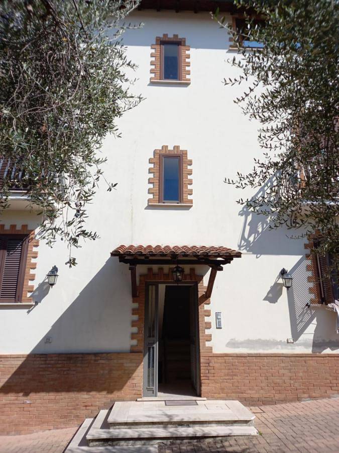 Location de vacances pour 4 personnes, avec Terrasse ainsi que Jardin et Vue à Fonte Nuova