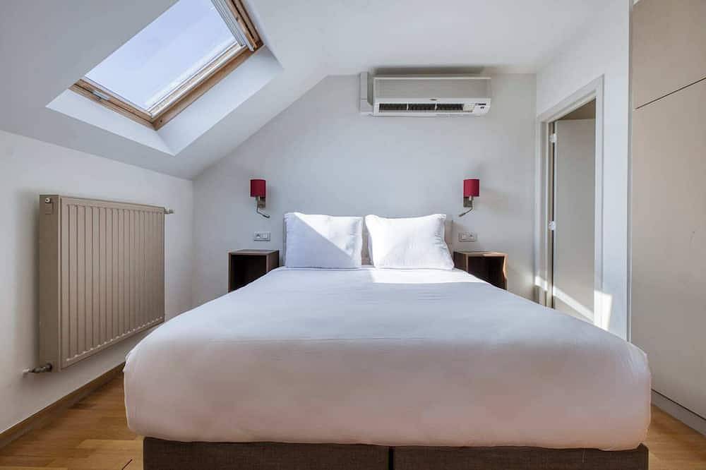 Entire apartment, Rooftop Studio Mas in Brussels, Brussels region
