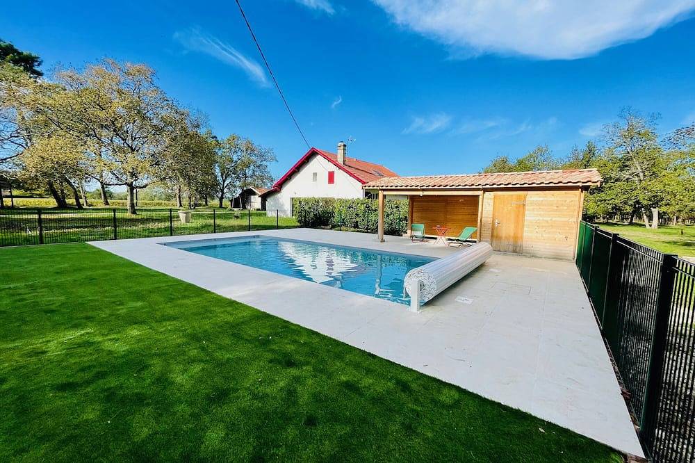 Beautiful traditional house in the heart of the Pessac Leognan in Léognan, Bordeaux region