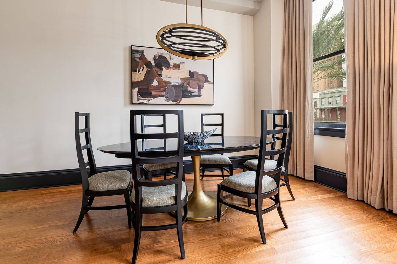 Apartamento entero, 2Br Canal St View 2 Blocks to Bourbon St | The Mayfair in Storyville (New Orleans), New Orleans