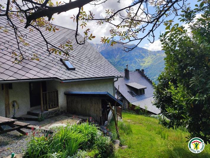 Gîte pour 5 personnes, avec terrasse et jardin