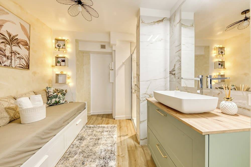 Entire apartment, Escale en famille, accès rapide Disneyland balades au bord de l'eau Gare à 3 min in Lagny-sur-Marne, Seine-et-Marne