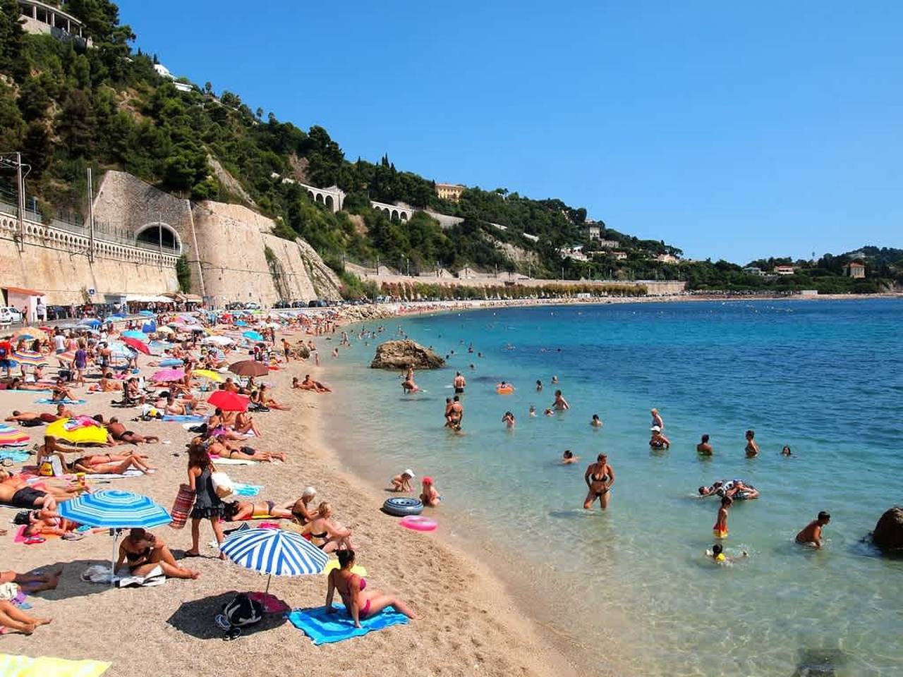 Appartement entier, Elegant Riviera Retreat Steps to Beach Dining in Villefranche-sur-Mer, Région de Nice