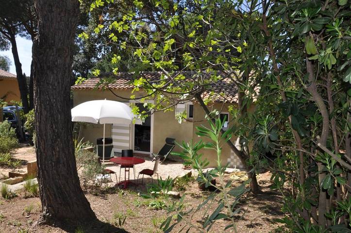 Location de vacances pour 3 personnes, avec jardin dans Cabasson