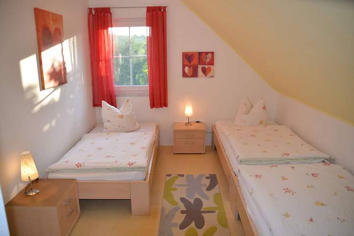 Ferienwohnung für 5 Personen, mit Balkon und Garten sowie Sauna in Neunburg vorm Wald - 2