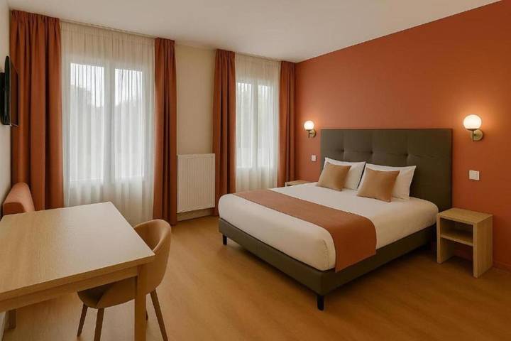 Hôtel pour 4 personnes, avec jardin, animaux acceptés à Thoiry