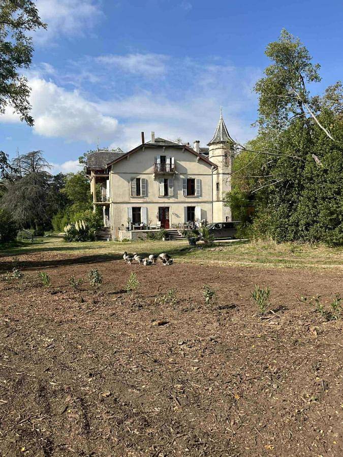 Location de vacances pour 8 personnes, avec piscine ainsi que vue et jardin à Brousses-et-Villaret - 3